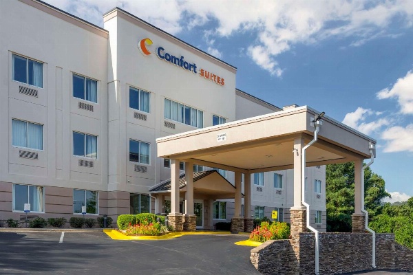 Comfort Suites Raleigh image 1