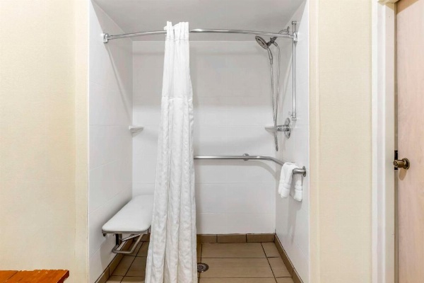 Comfort Suites Raleigh image 10