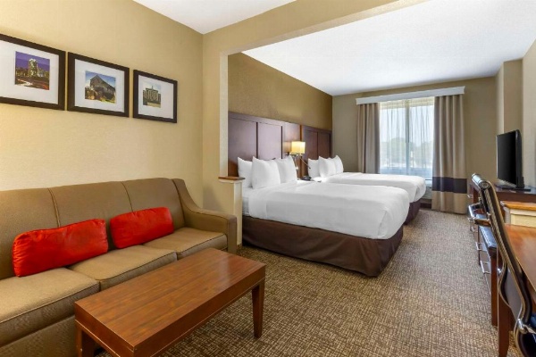 Comfort Suites Raleigh image 13