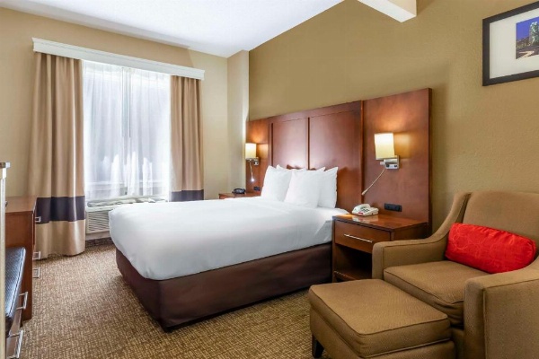 Comfort Suites Raleigh image 17