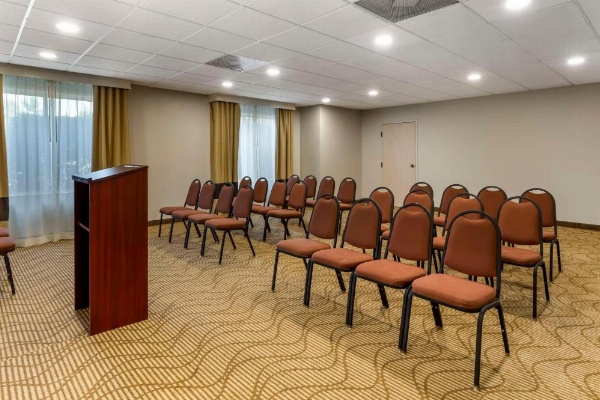 Comfort Suites Raleigh image 27